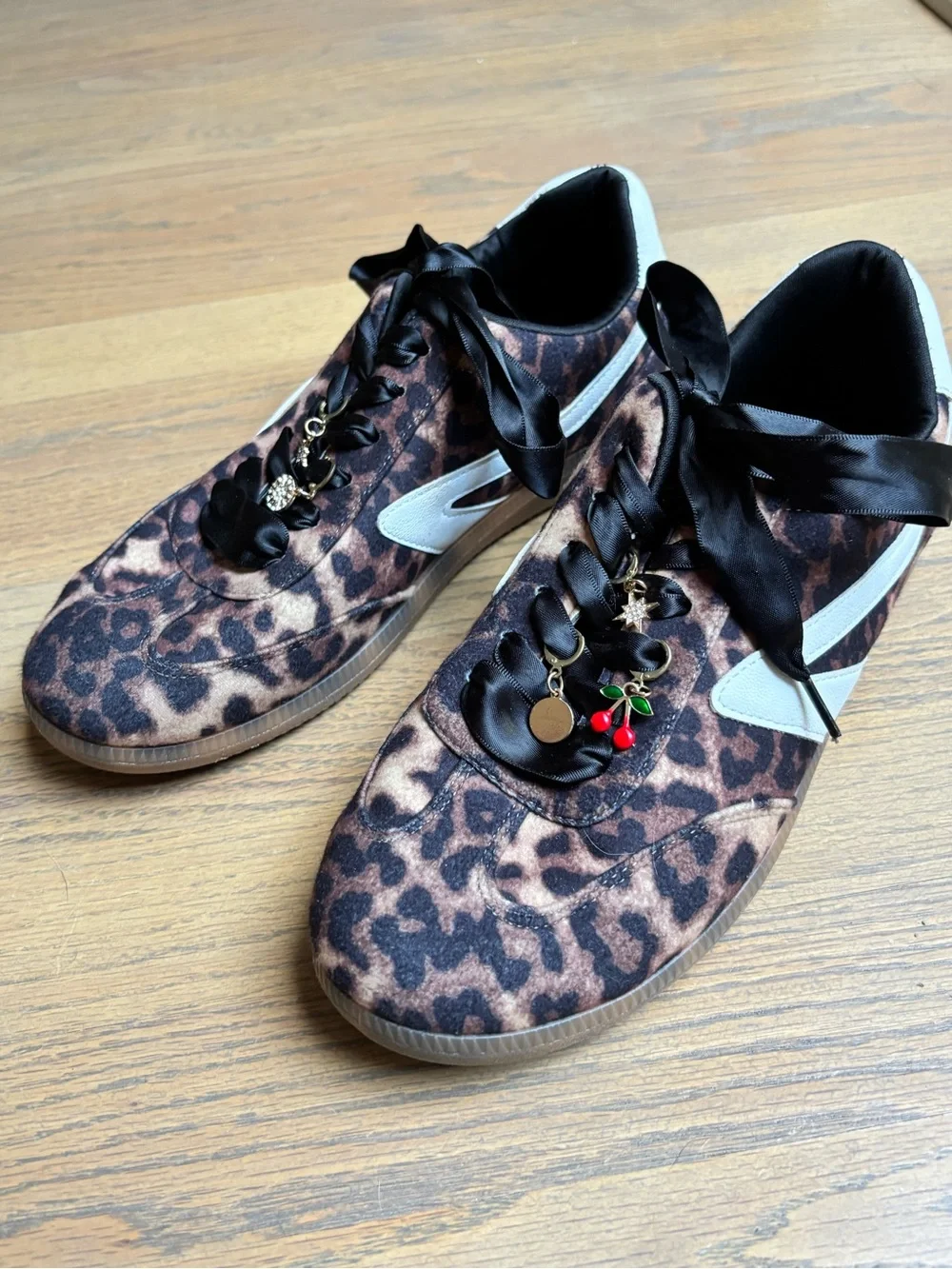 Dolce Vita Leopard Print Sneakers | Women’s 8.5 | Ribbon Laces & Charms Y2k